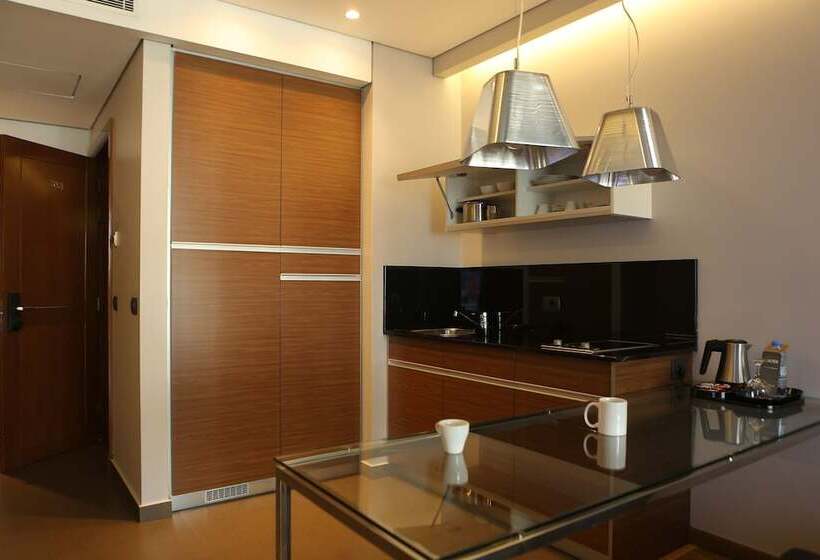سوییت, Parktower Suites