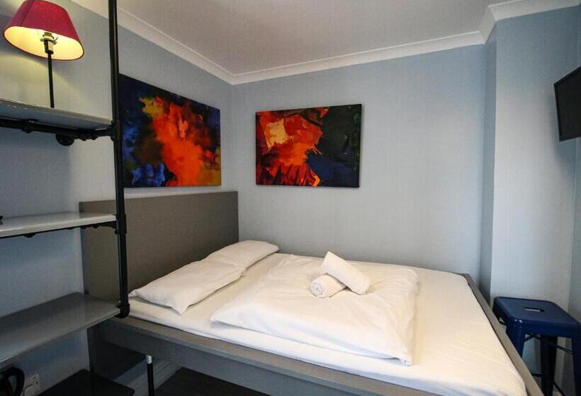 Standard Room, Astor Hyde Park Hostel