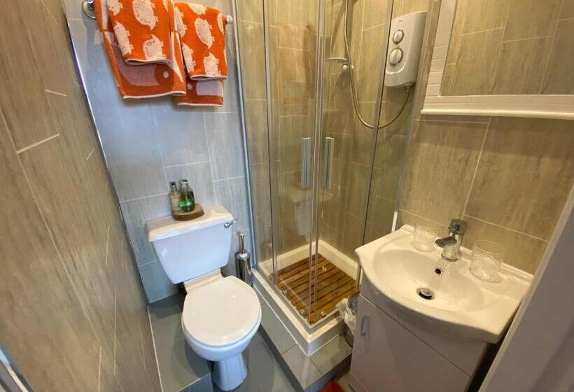 Deluxe Room, The Mayfield Boutique Guest House