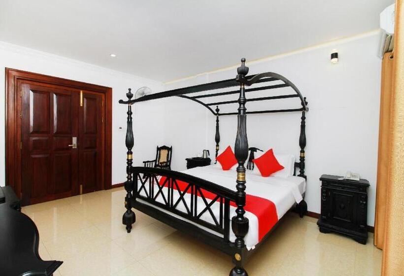 Номер Deluxe, Queensbury Malabe