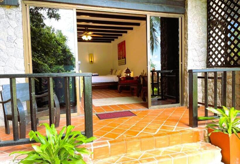 带大床的标准间, Boomerang Village Resort Kata