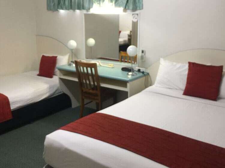 패밀리 아파트, Econo Lodge Park Lane