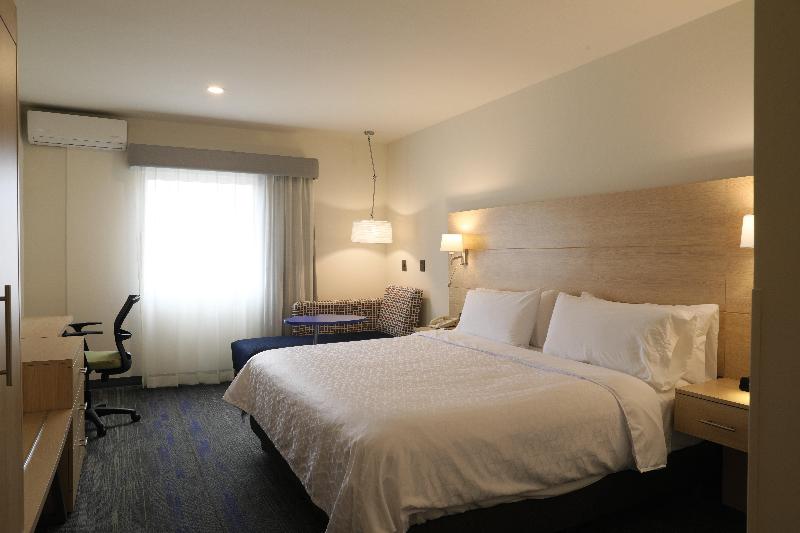 Quarto Estandar Cama King, Holiday Inn Express Piedras Negras, An Ihg