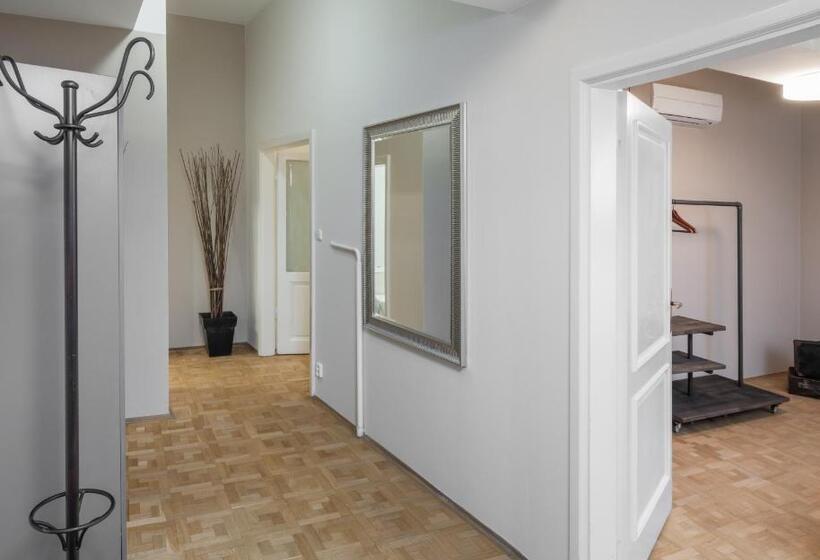 Apartamento 2 Dormitórios, 6 Continents Apartments By Prague Residences