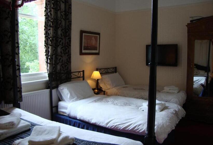 Quarto Familiar, Ascot House