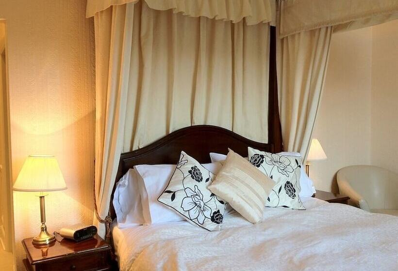 Quarto superior, Ascot House