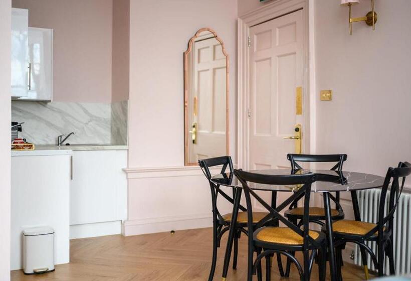 Семейный Номер Deluxe, Queen Charlotte Guesthouse