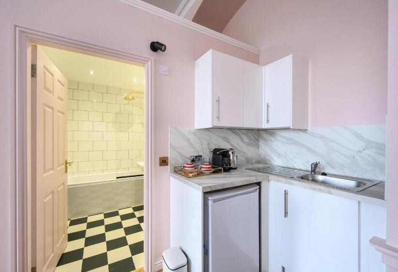 Семейный Номер Deluxe, Queen Charlotte Guesthouse