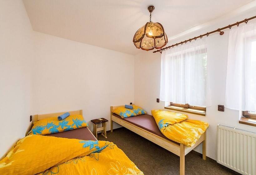 מיטה בחדר משותף, Havana Hostel