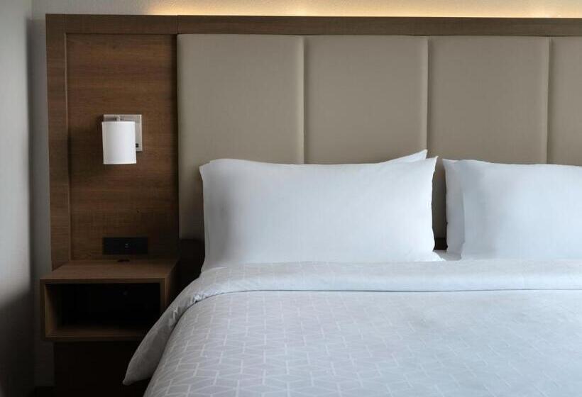 Люкс, Holiday Inn Express Hotel & Suites Olive Branch, An Ihg