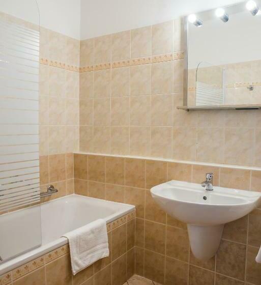 اتاق استاندارد, Hostel Little Quarter