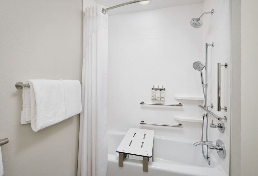 장애인을 위한 스위트, Holiday Inn Express Hotel & Suites Port St. Lucie West, An Ihg