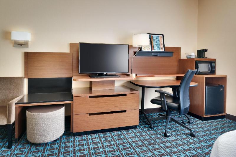 Люкс Кровать Кинг, Holiday Inn Express & Suites Clovis Fresno Area, An Ihg