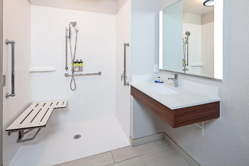 Люкс Адаптированный для Инвалидов, Holiday Inn Express & Suites Clovis Fresno Area, An Ihg