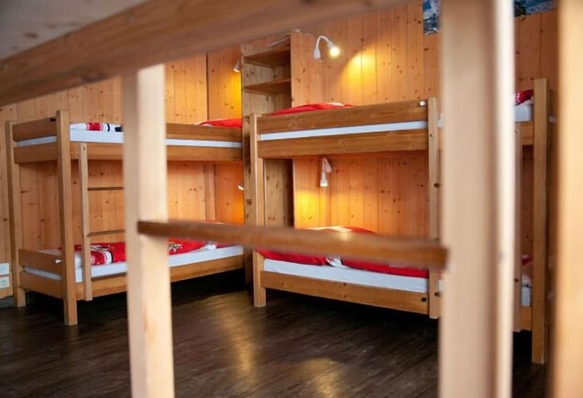 Кровать в Общей Комнате, Valley Hostel