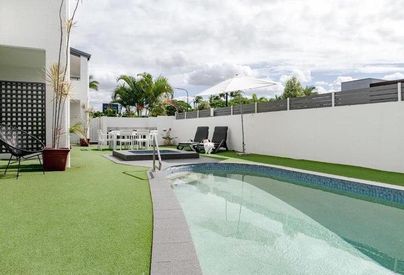 스위트, Noosa Parade Holiday Inn