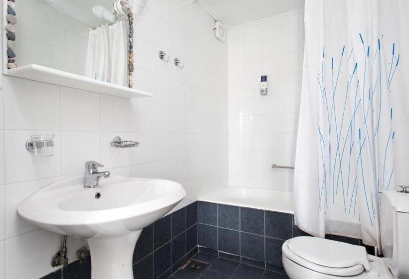 جناح غرفتين نوم, Daphne S Club Hotel Apartments