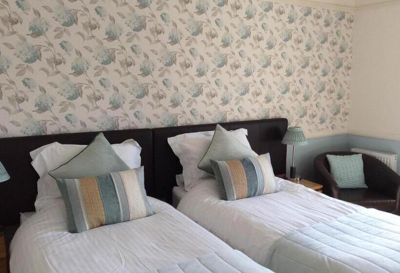 Chambre Supérieure, Douglas House