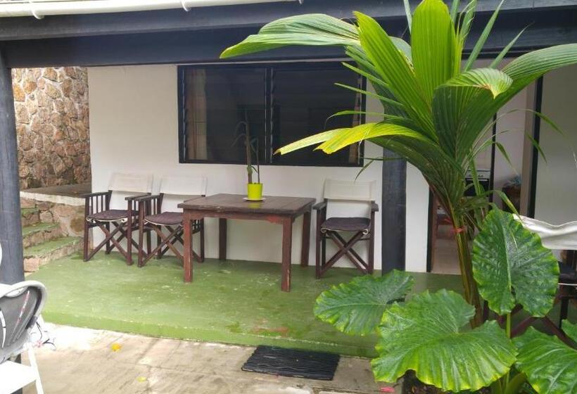 استودیوی استاندارد با چشم‌انداز دریا, Mango Lodge
