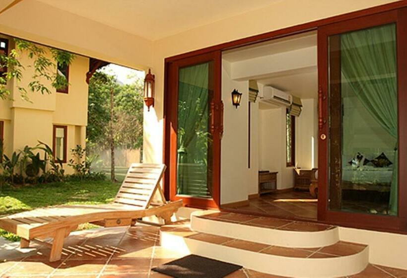 اتاق لوکس با چشم‌انداز باغ, Chivapuri Beach Resort