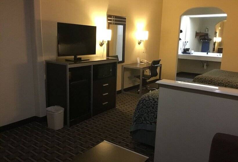 适合残疾人士使用的套间, Days Inn & Suites By Wyndham Houston North   Spring