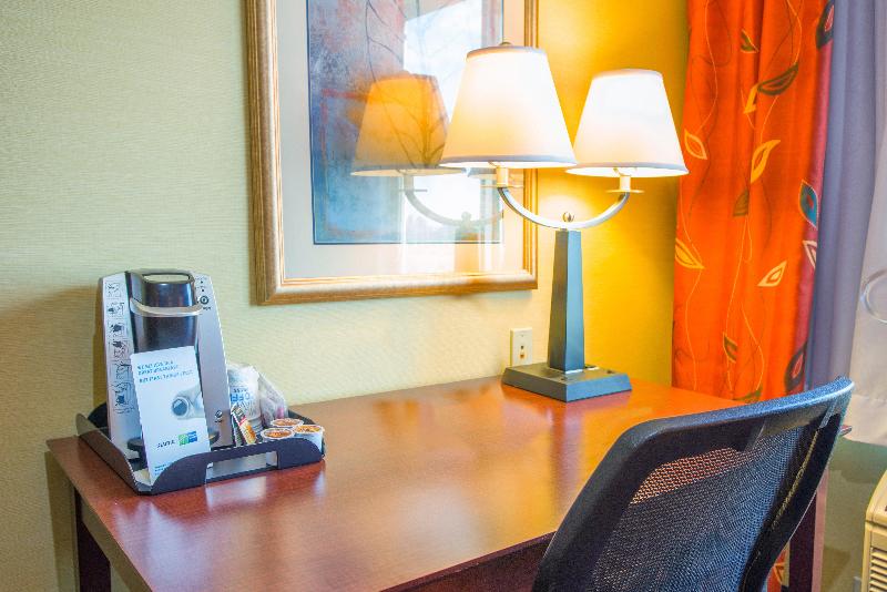 Люкс Кровать Кинг, Holiday Inn Express Hotel & Suites Richland