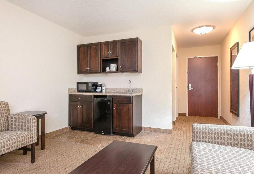 Люкс Кровать Кинг, Holiday Inn Express And Suites Lafayette East, An Ihg