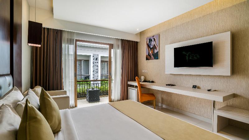 Номер Deluxe Вид на Бассейн, Tonys Villas & Resort Seminyak   Bali