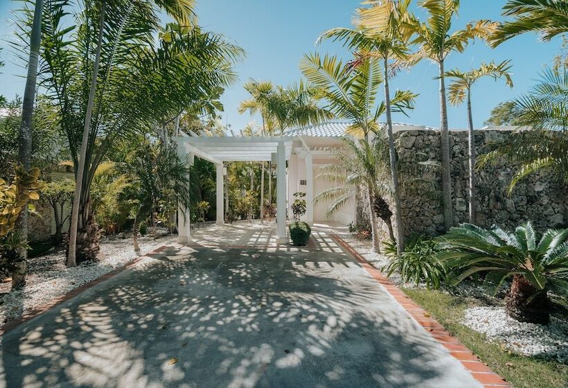 سوییت لوکس, Eden Roc Cap Cana