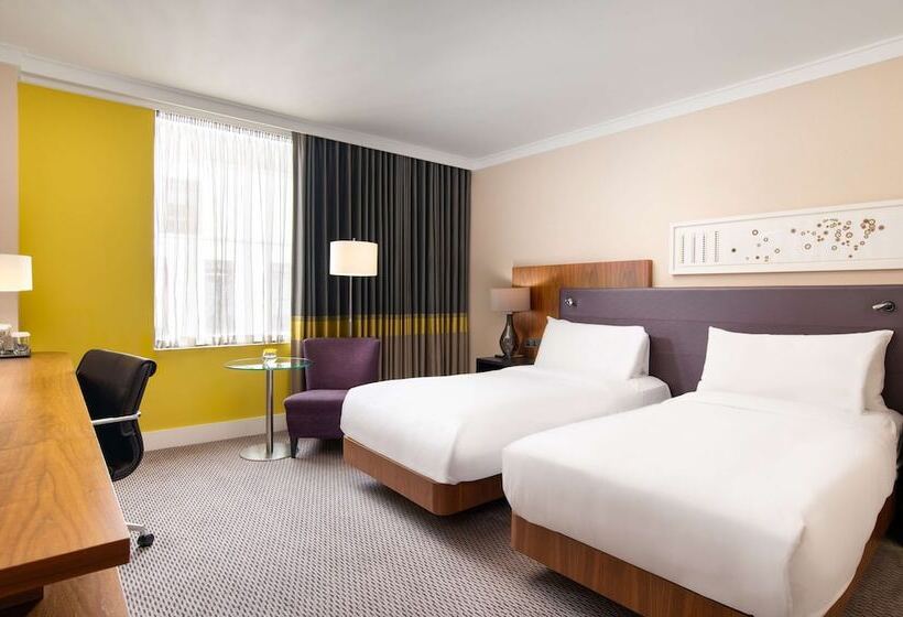 Номер Executive, Hilton London Wembley