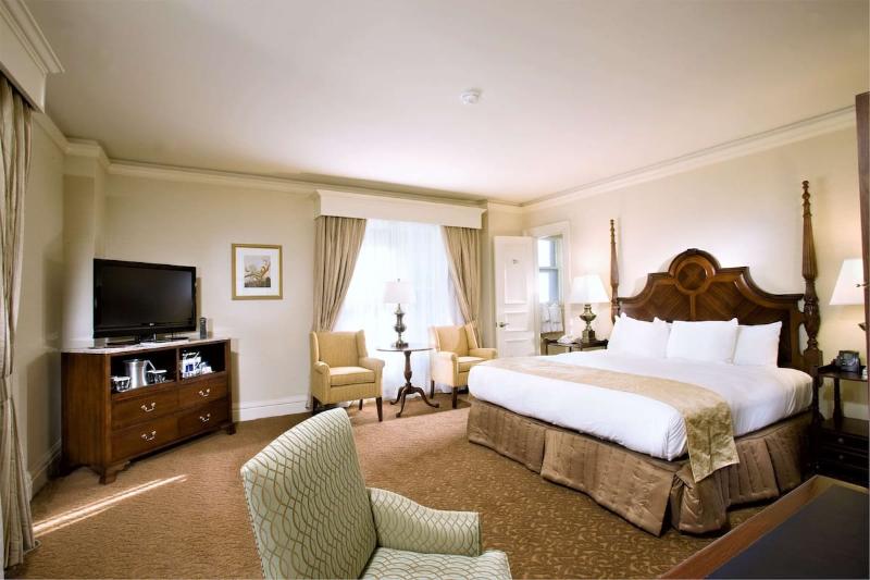 Номер Стандарт, Hilton London Wembley