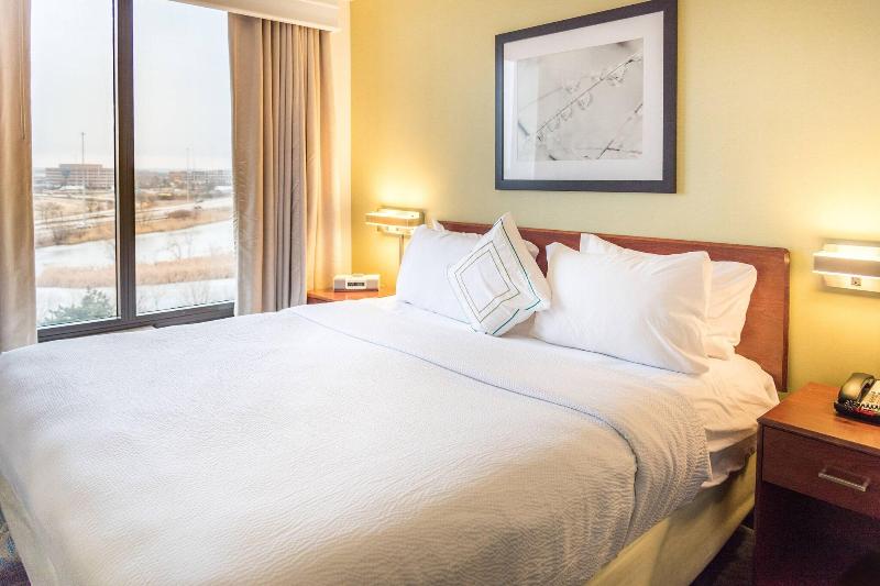 Номер Стандарт, Hilton London Wembley