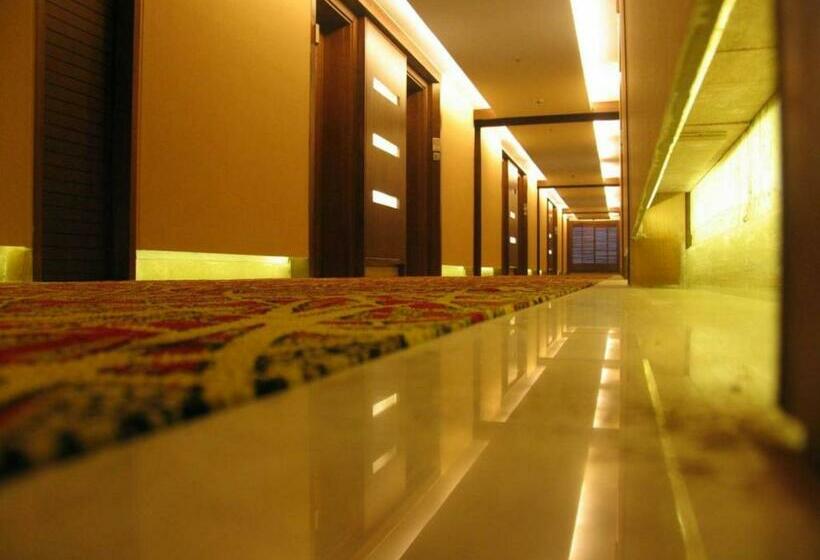 Номер Executive, The Residency Towers Coimbatore