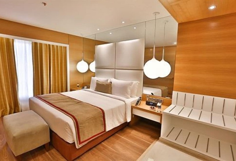 Люкс Клуб, The Residency Towers Coimbatore
