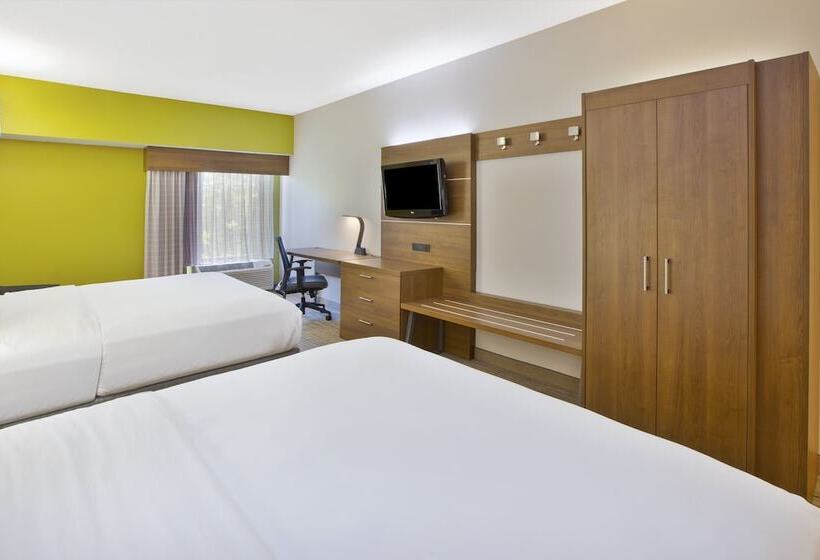 Номер Стандарт, Holiday Inn Express Hotel & Suites Cincinnati Northeast Milford, An Ihg