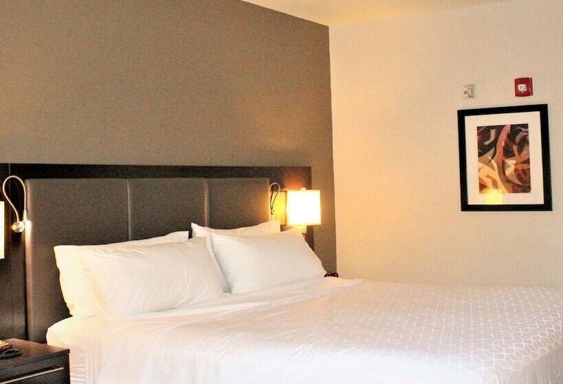 Номер Стандарт, Holiday Inn Express Hotels & Suites Rockingham West, An Ihg