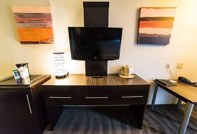 Люкс Адаптированный для Инвалидов, Holiday Inn Express Hotels & Suites Rockingham West, An Ihg