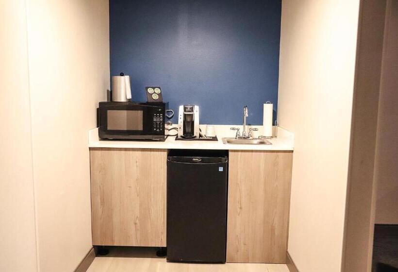 带双人大床的行政管理套房, Holiday Inn Express & Suites Donegal, An Ihg