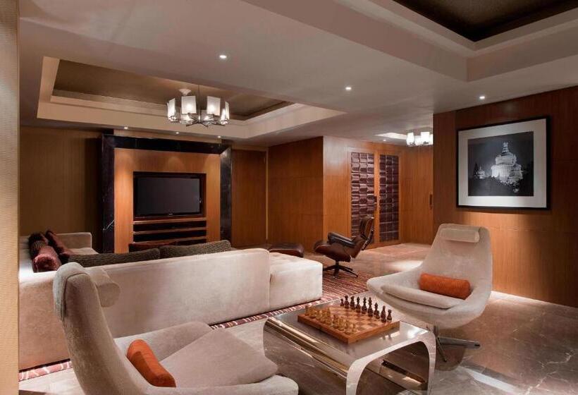 Президентский Люкс, Sheraton Grand Bangalore Hotel At Brigade Gateway