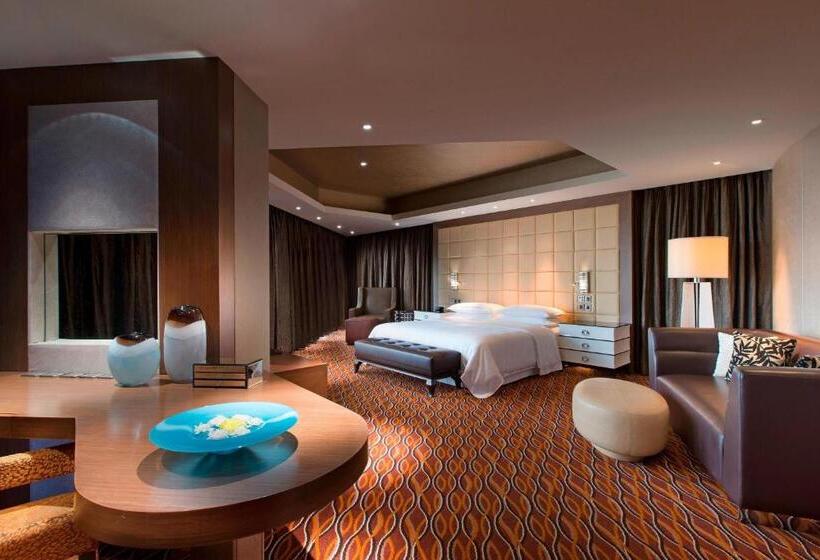 Президентский Люкс, Sheraton Grand Bangalore Hotel At Brigade Gateway