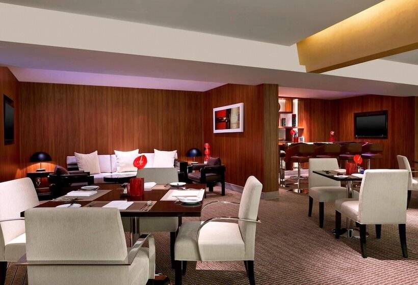 Номер Клуб, Sheraton Grand Bangalore Hotel At Brigade Gateway