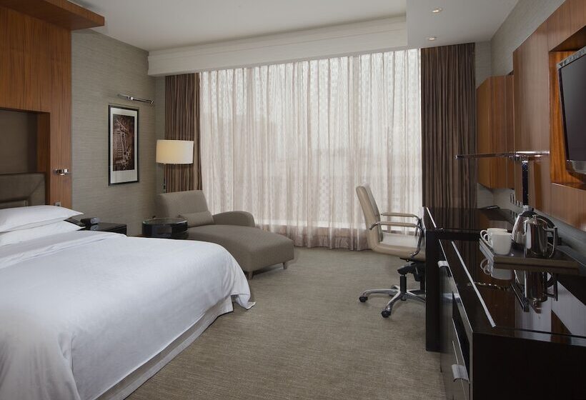 Номер Клуб, Sheraton Grand Bangalore Hotel At Brigade Gateway