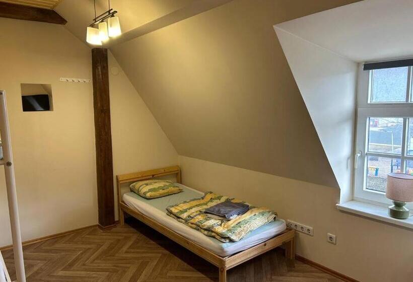 اتاق اکونومی یک تخته, Hostel Filaretai