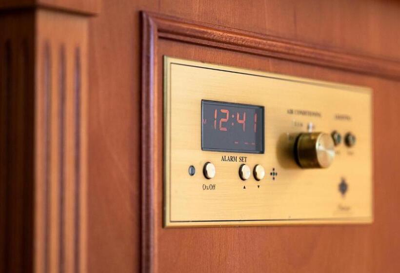 Номер Базовый Двуспальная Кровать, Plaza Hotel Premier