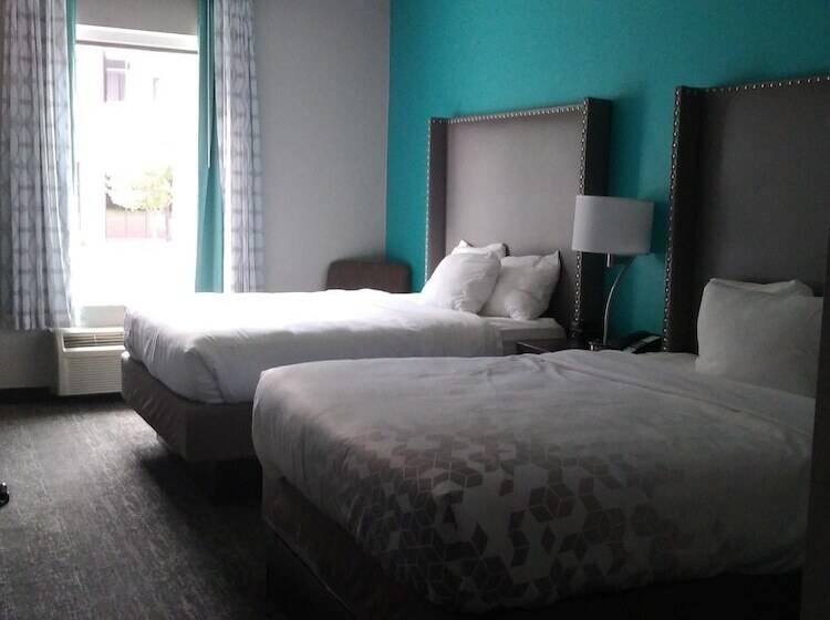 Номер Executive, La Quinta By Wyndham Jamestown