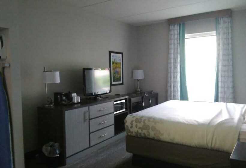 Номер Executive, La Quinta By Wyndham Jamestown