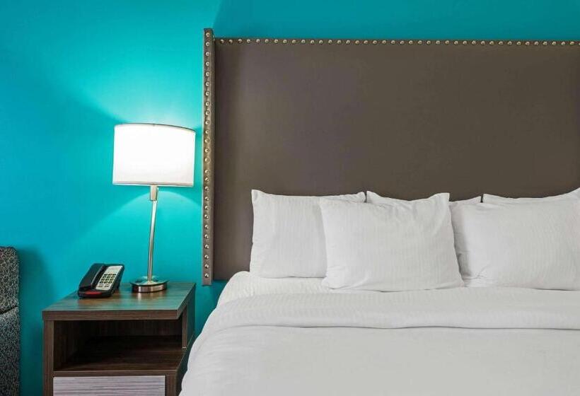 Номер Стандарт, La Quinta By Wyndham Jamestown