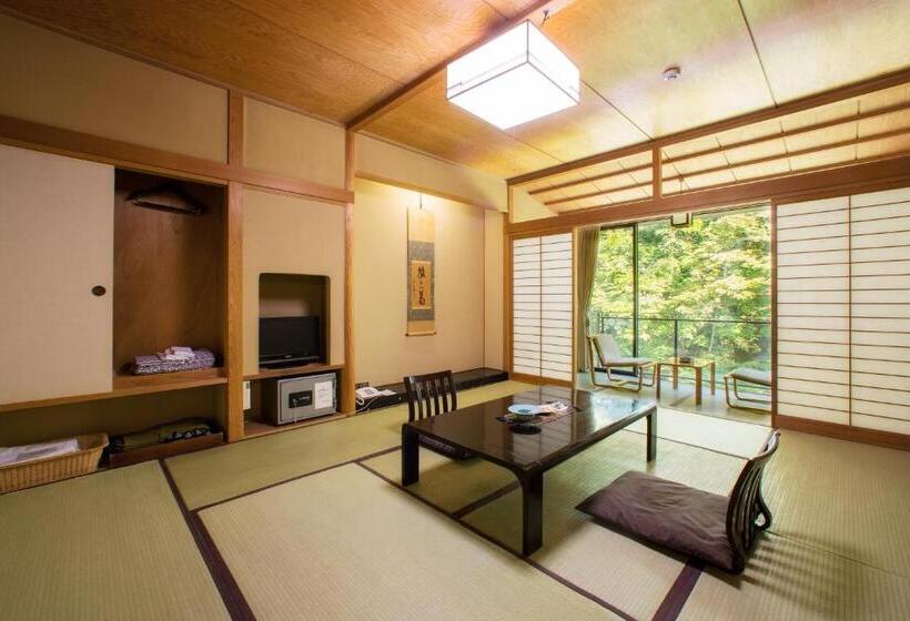 Номер Стандарт, Osawa Onsen Sansuikaku