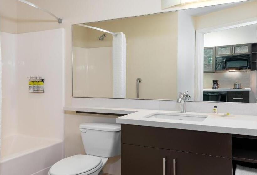 キングサイズベッドのスイートルーム, Candlewood Suites Athens, An Ihg