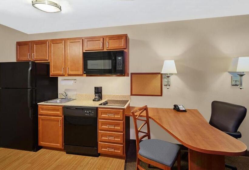 Студио Стандарт Кровать Кинг, Candlewood Suites Milwaukee Airport   Oak Creek, An Ihg